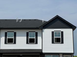 5219 Long Pointe Pass, Woodbury, MN 55129