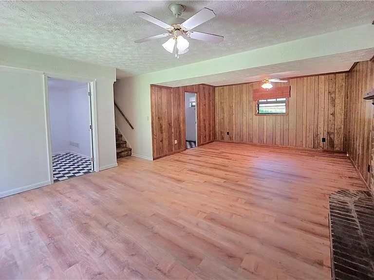 3533 Charlotte Dr — Photo 36