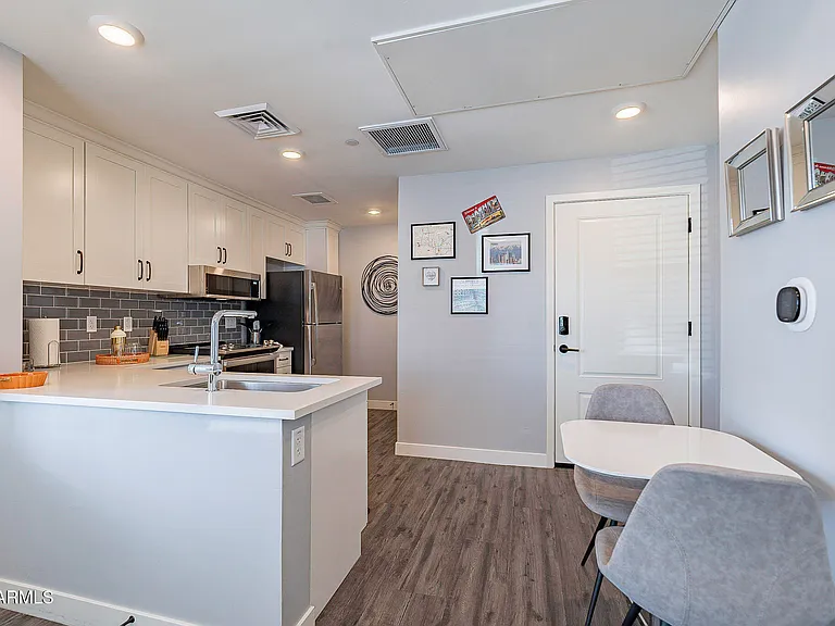 475 N 9th St #106 — Photo 10