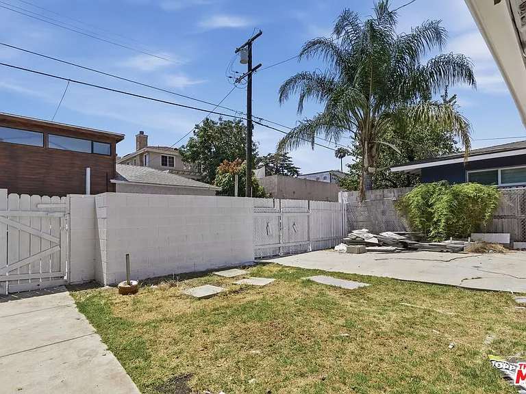 2938 Kansas Ave — Photo 40