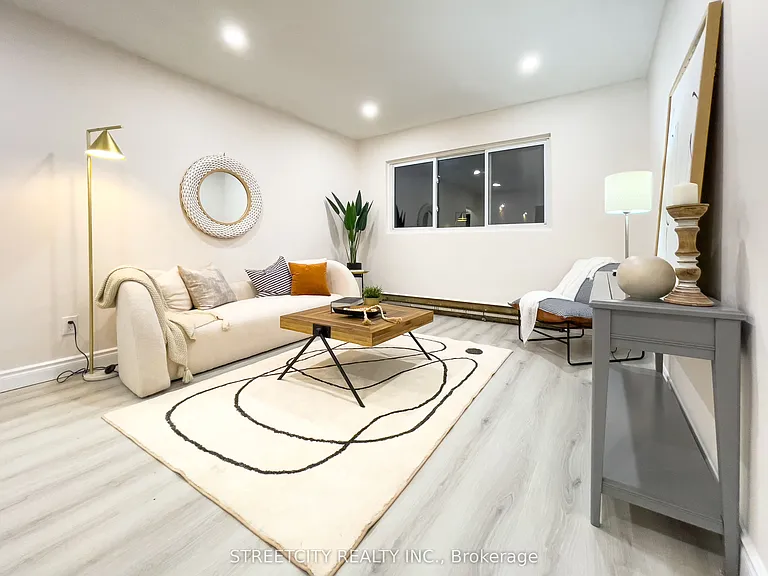 1272 Gramercy Park Pl #3 — Photo 8
