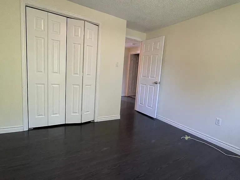 24 Rembrandt Dr — Photo 13