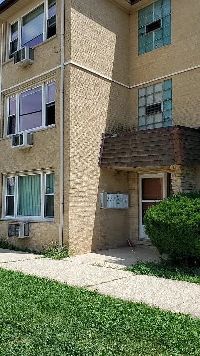 8758 W Berwyn Ave #1
