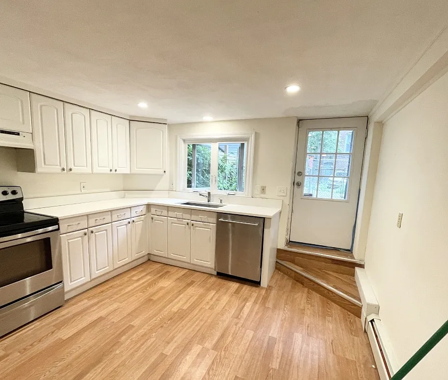 Building Photo - 16 Greenwich St #X