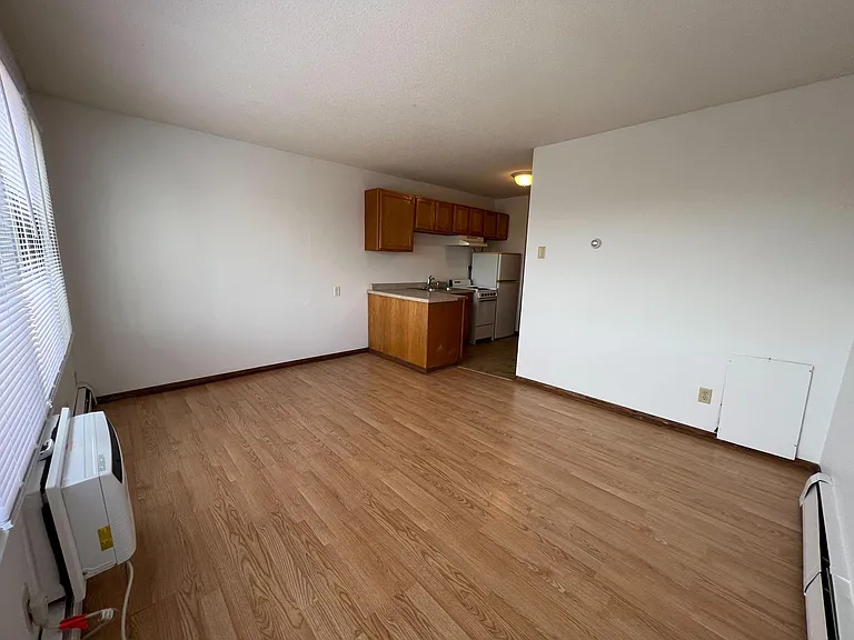 2535 Clinton Ave — Photo 9