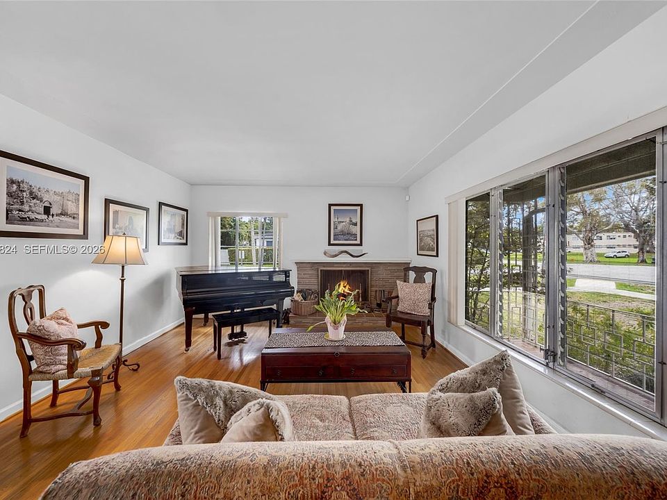 1st image of 400 Morningside Dr