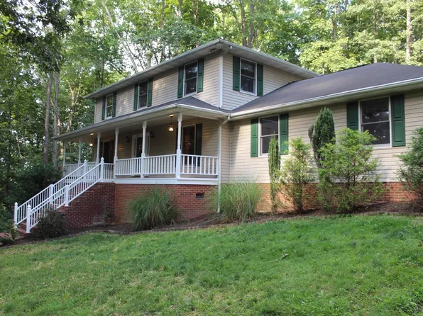 7490 James Way, Radford, VA 24141