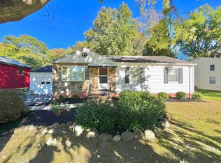 102 Laurel Rd, Chagrin Falls, OH 44022