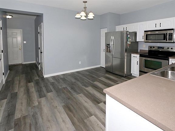 5th image of 4835 Heritage Heights Cir