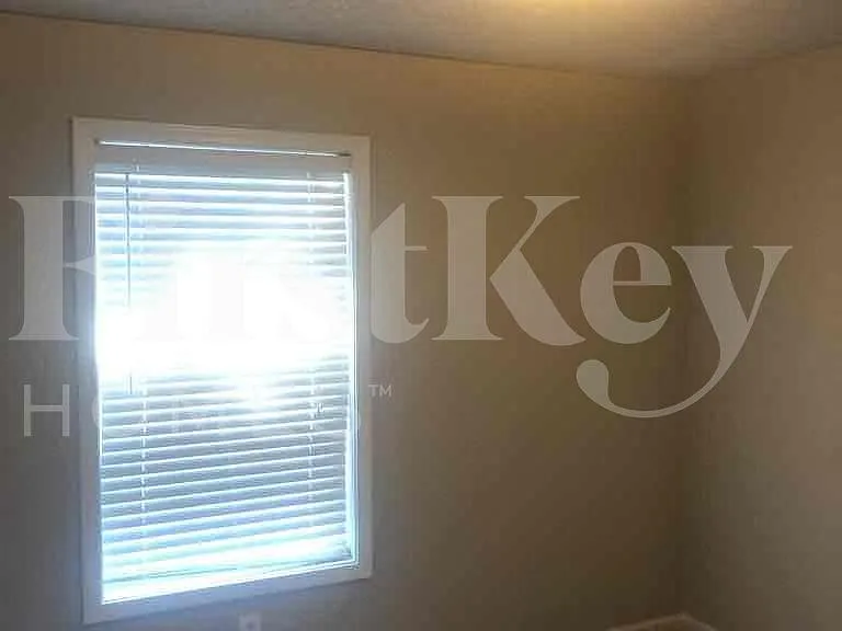 319 Hills Point Rd — Photo 12