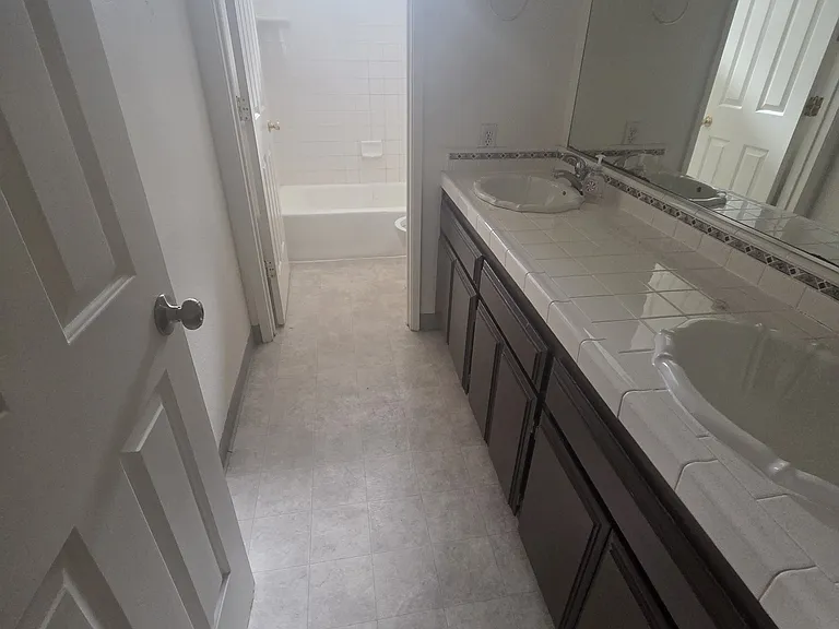 2717 Knollwood Dr — Photo 20