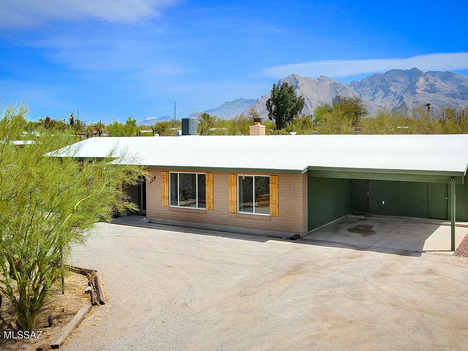 1st image of 2301 W Montrose Pl