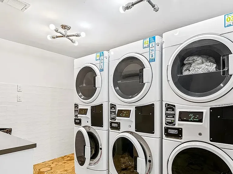 23 Menahan St #3E — Photo 7