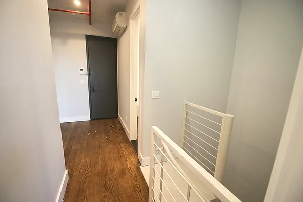 Rented by Delmark Realty LLC | media 32