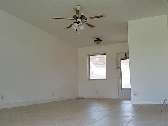 4th image of 2734 Fillmore St #3