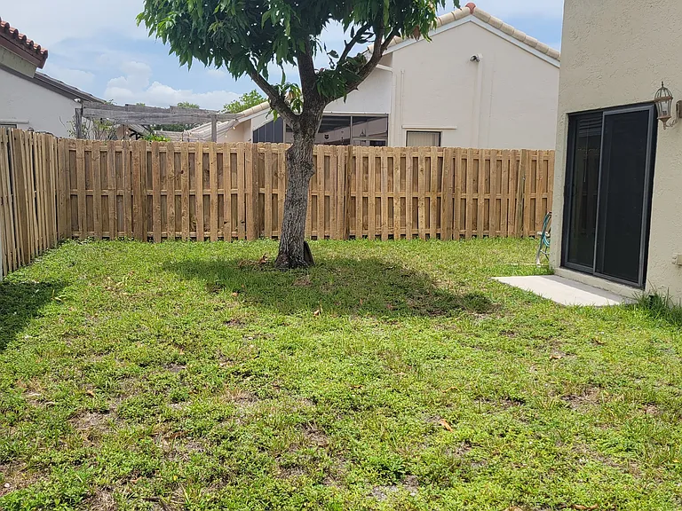 5881 Chester Ln — Photo 41