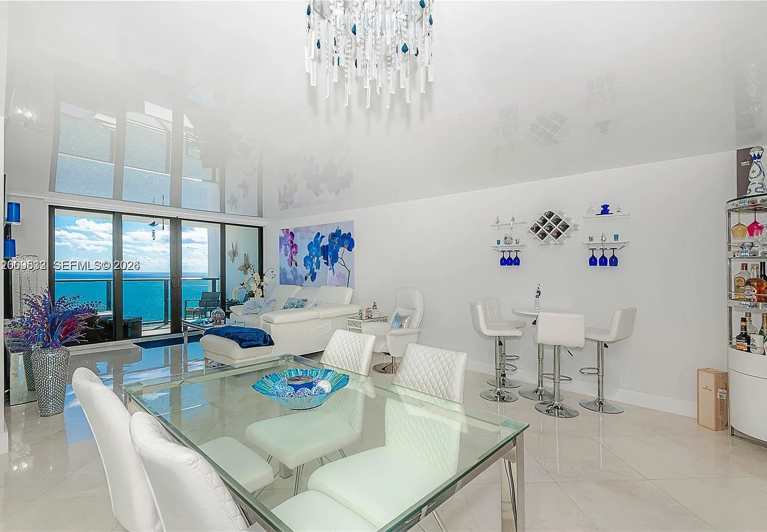 Catania Condo — Photo 1