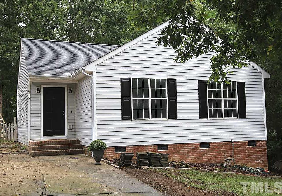 1st image of 915 Havisham Ct