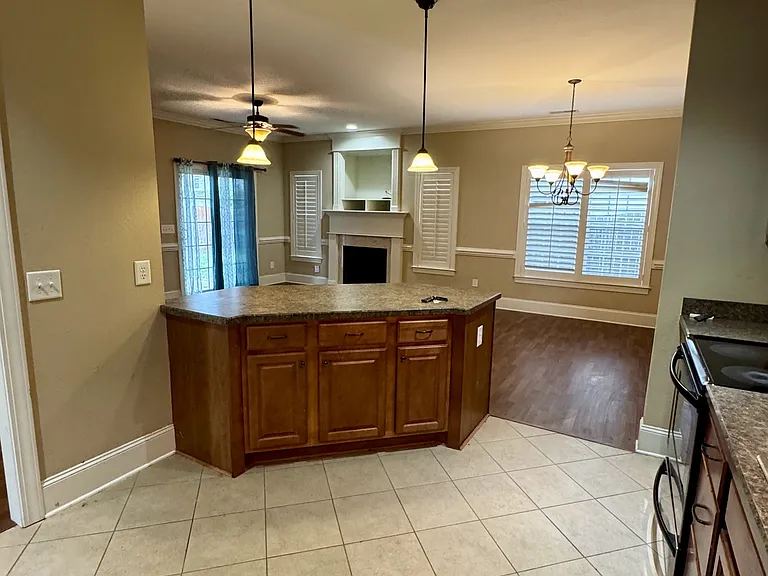 1629 Brook Hollow Dr #A — Photo 14