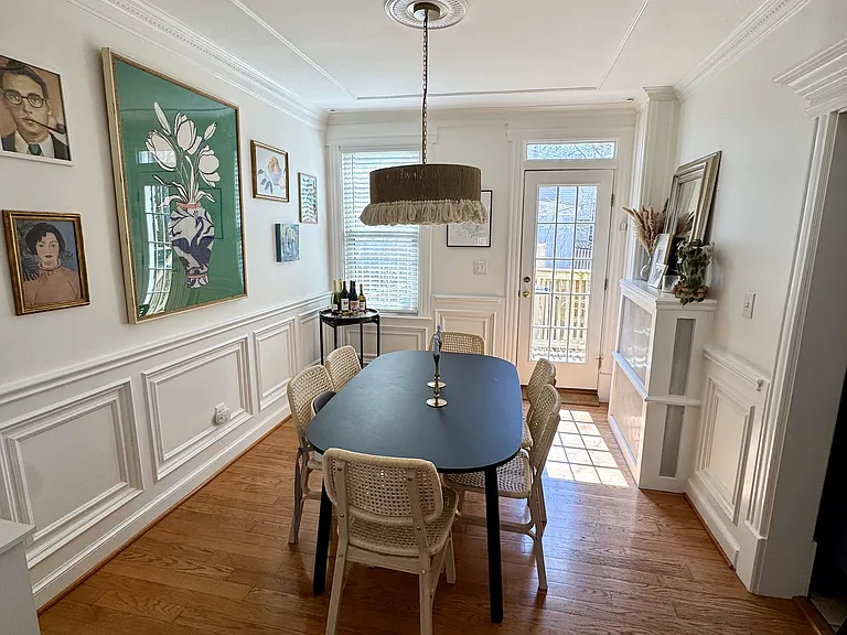 1389 D St NE — Photo 3