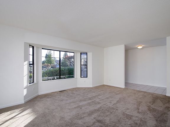5th image of 2792 Woodleigh Ln