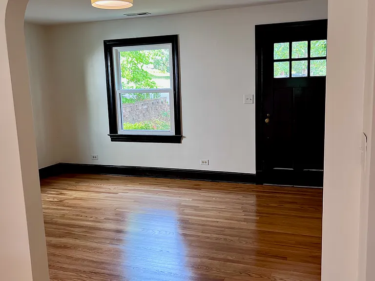 1210 Meriwether St — Photo 9
