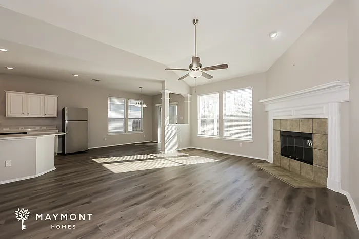 2625 Gardendale Dr — Photo 4