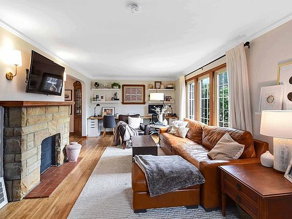 2nd image of 2292 McKinley Ave