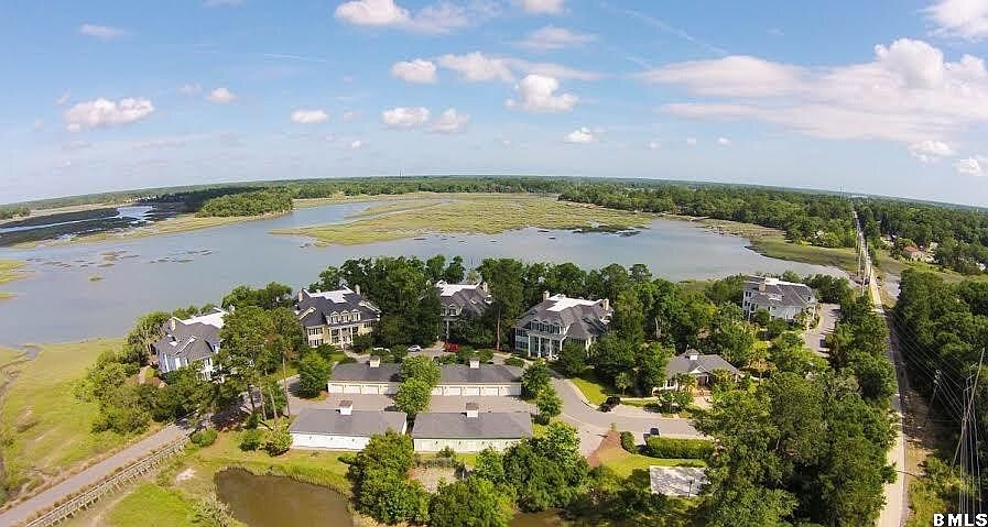 Nestled on shore of Battery Creek