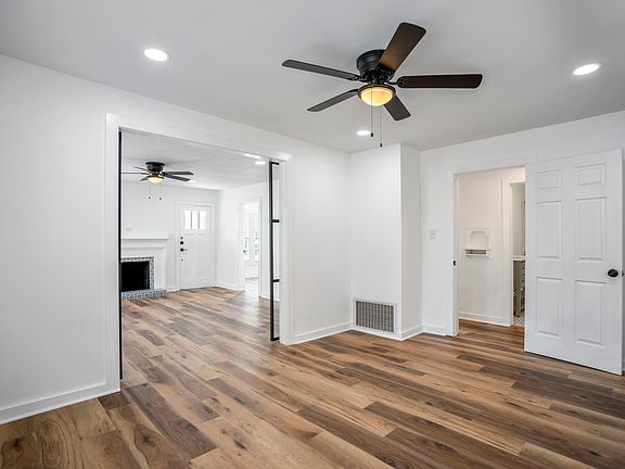 3rd image of 206 S Haswell Dr