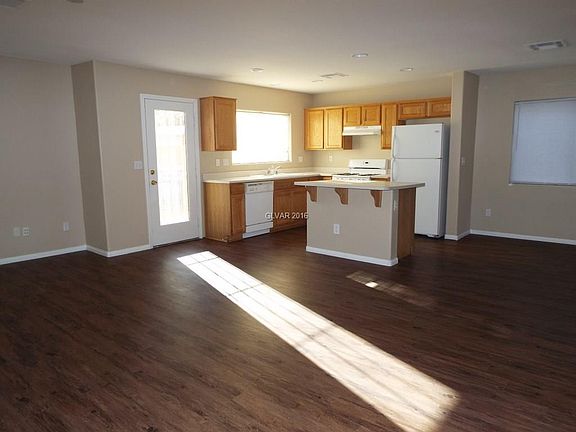 3rd image of 1700 Victor Hugo Ln