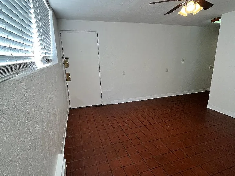 Francesca Apartments — Photo 29