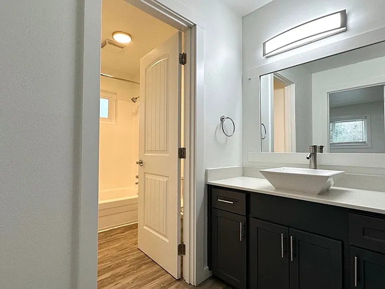 J3 Apartments — Photo 9