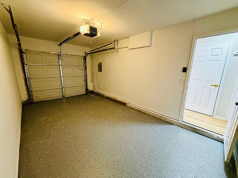 11 Saffron Dr — Photo 7