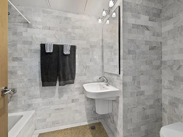 154 W 70th St #4D — Photo 6