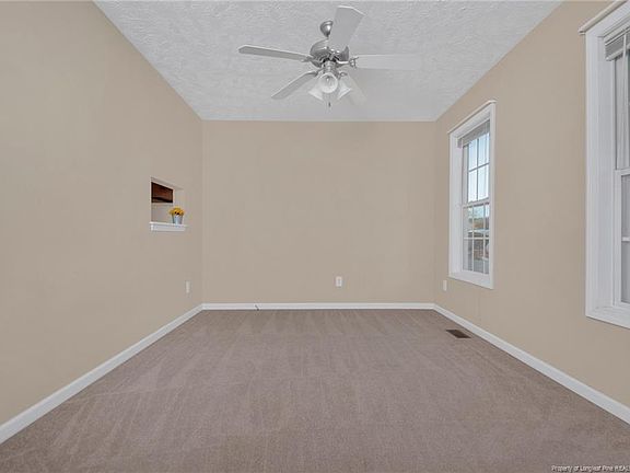 4th image of 3592 Pioneer Dr