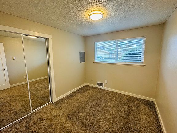 5th image of 5136 N Pearl St #3