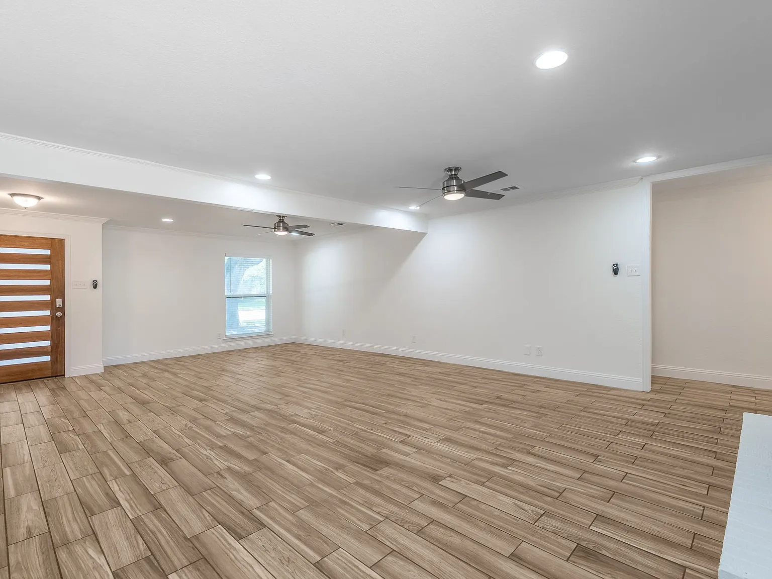 4 bed, 2266 sqft, $3,700 — Photo 2