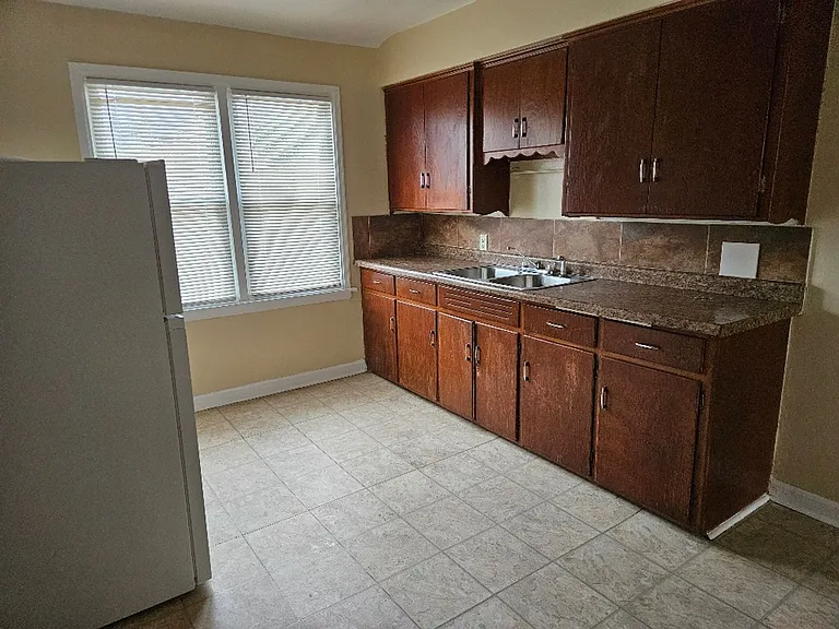 4522 N Teutonia Ave — Photo 6