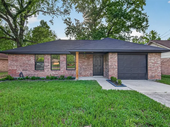106 Little Bill Ln, Willis, TX 77378
