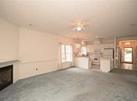 5th image of 298 Baywalk Dr