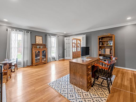 5th image of 715 Kirkland Dr