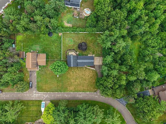 2nd image of 431 BRUCE LANE