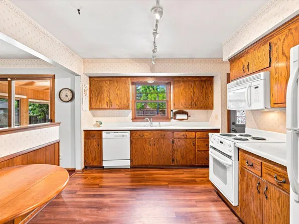 7428 Concerto Curv NE, Fridley, MN 55432