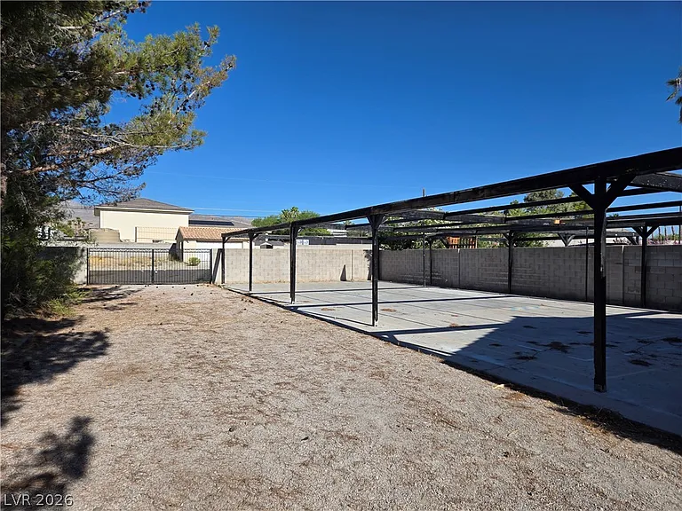 5945 N El Capitan Way — Photo 56