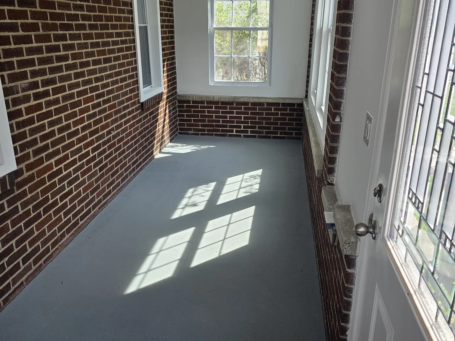3 bed, 1150 sqft, $2,500 — Photo 2