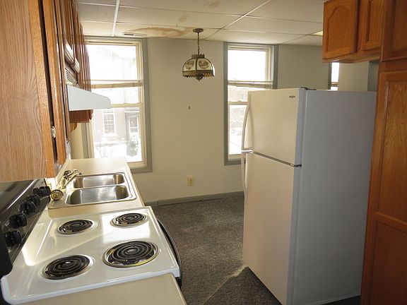 3rd image of 400 N D St Unit 1/2