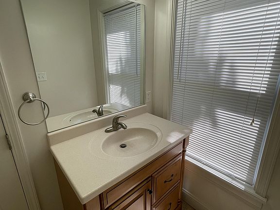 5th image of 11 1/2 Owego St #1