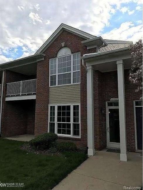1st image of 45700 Warwick Dr