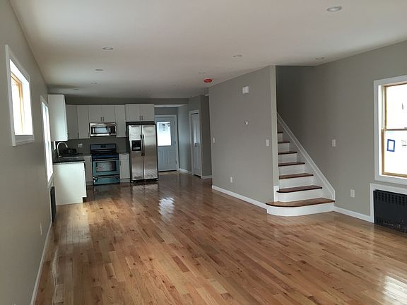 2nd image of 423 Beach 123rd St